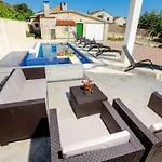 Awesome Home In Sveti Filip I Jakov