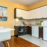度假居 Awesome Home In Sveti Filip I Jakov 圣菲利普雅科夫