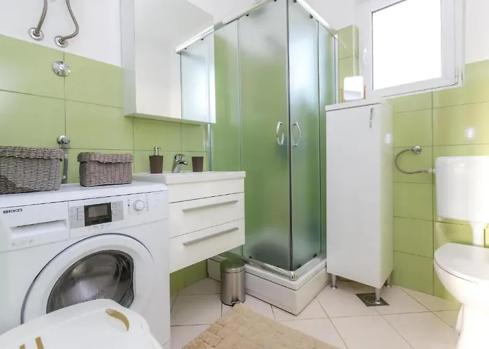 Awesome Home In Sveti Filip I Jakov Semesterbostad *