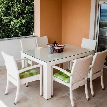 Beautiful Home In Sveti Filip I Jakov