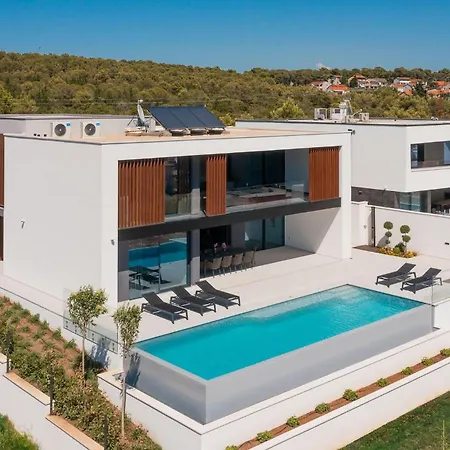 Holiday home Tramonto Sveti Filip i Jakov