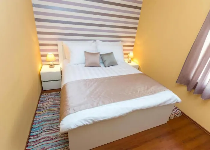 Awesome Home In Sveti Filip I Jakov Feriehus *