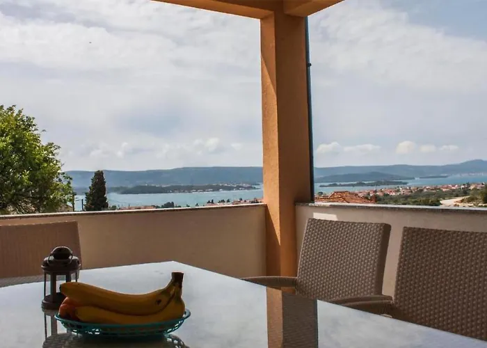 Awesome Home In Sveti Filip I Jakov Feriehus