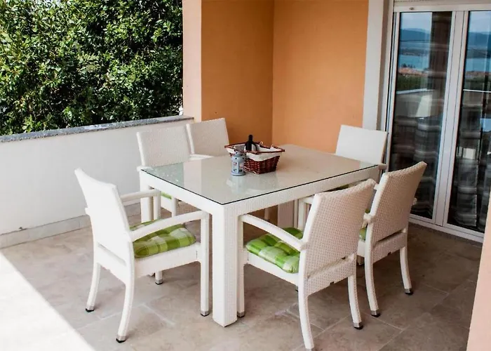 Awesome Home In Sveti Filip I Jakov