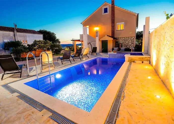 Awesome Home In Sveti Filip I Jakov * Sveti Filip i Jakov