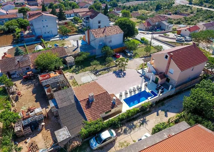 Awesome Home In Sveti Filip I Jakov Feriehus